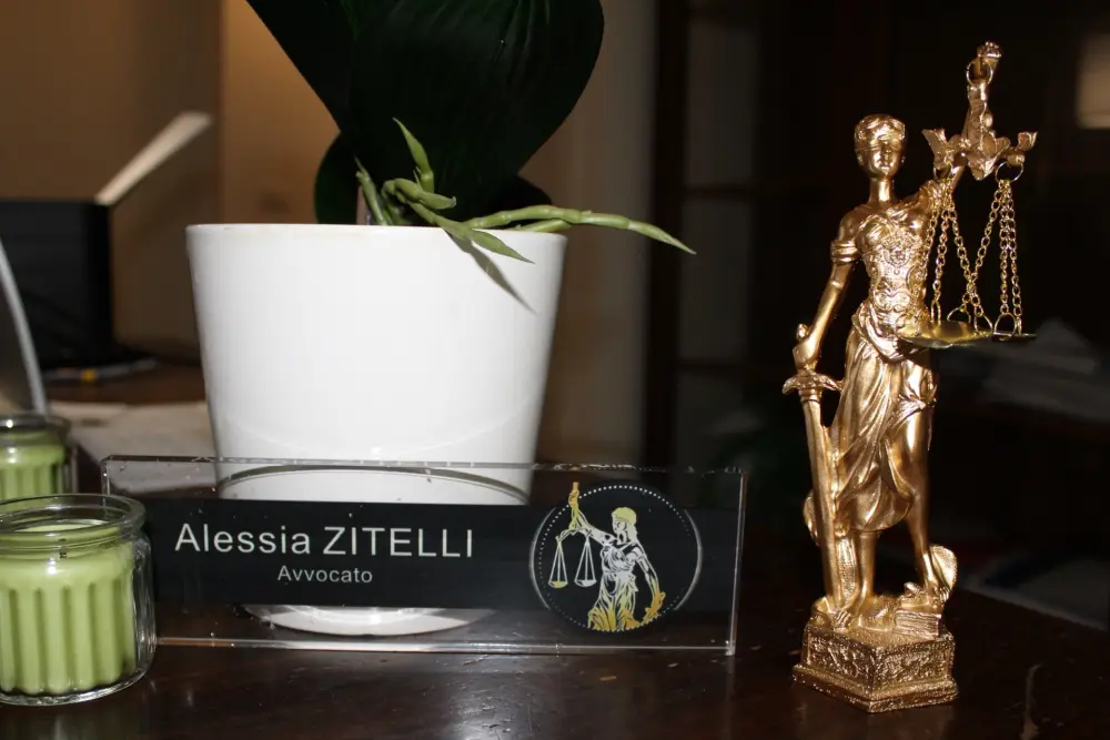 Patrocinio a spese dello Stato: targa dello studio legale dell'Avv. Alessia Zitelli ad Augusta